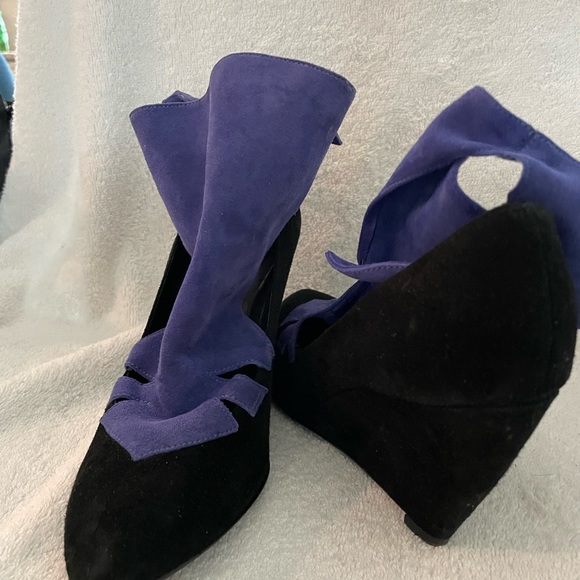 Belle ankle booties with cut outs - Picture 2 of 2